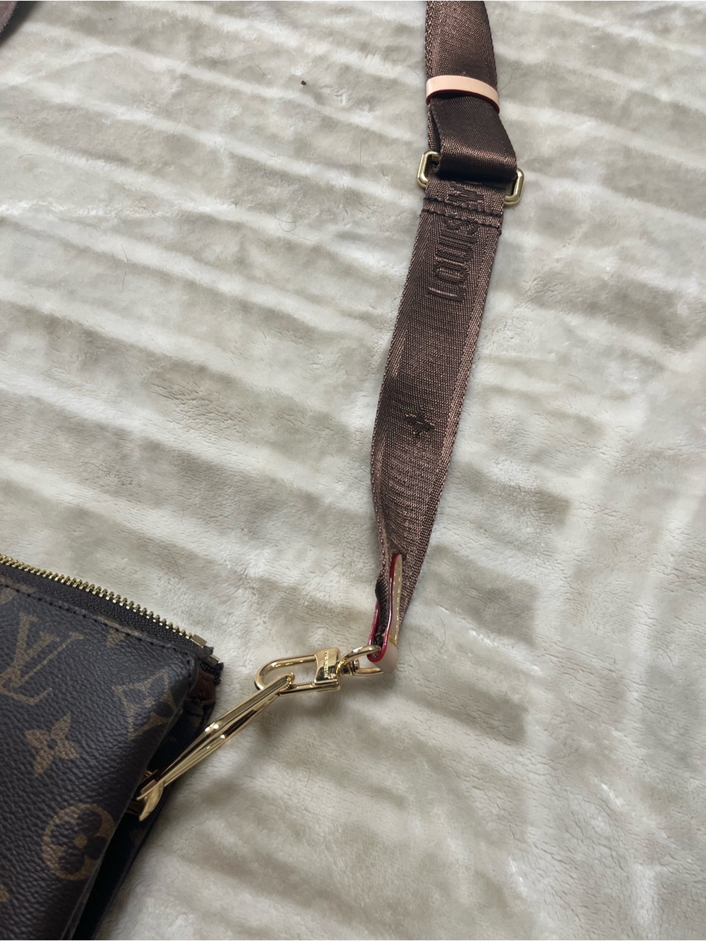 Louis Vuitton Brown Monogram Canvas Messenger with Adjustable Strap - Picture 2 of 13